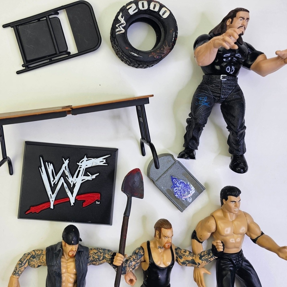 WWE WWF Jakks Pacific Undertaker Shane McMahon Action Figure Lot Accessories - Picture 7 of 7